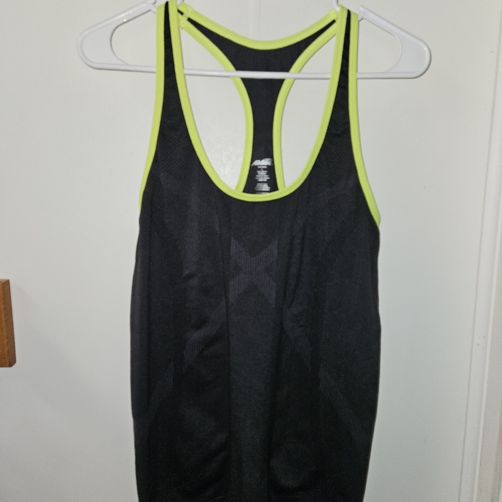 Avia sports Top Razor back large
